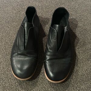 Kork Ease. Black. Size 7. Like new